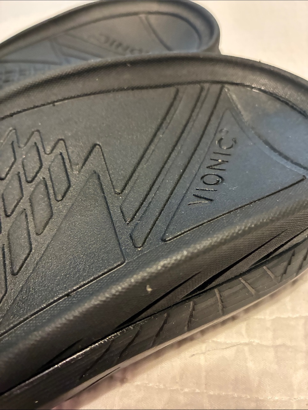 Vionic Men's Black Slide Sandals with Adjustable Strap NWT 7.5 M 9 W - Picture 3 of 13